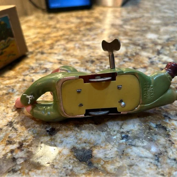 Vintage Sharp Shooter Green Toy Soldier - Picture 5 of 5